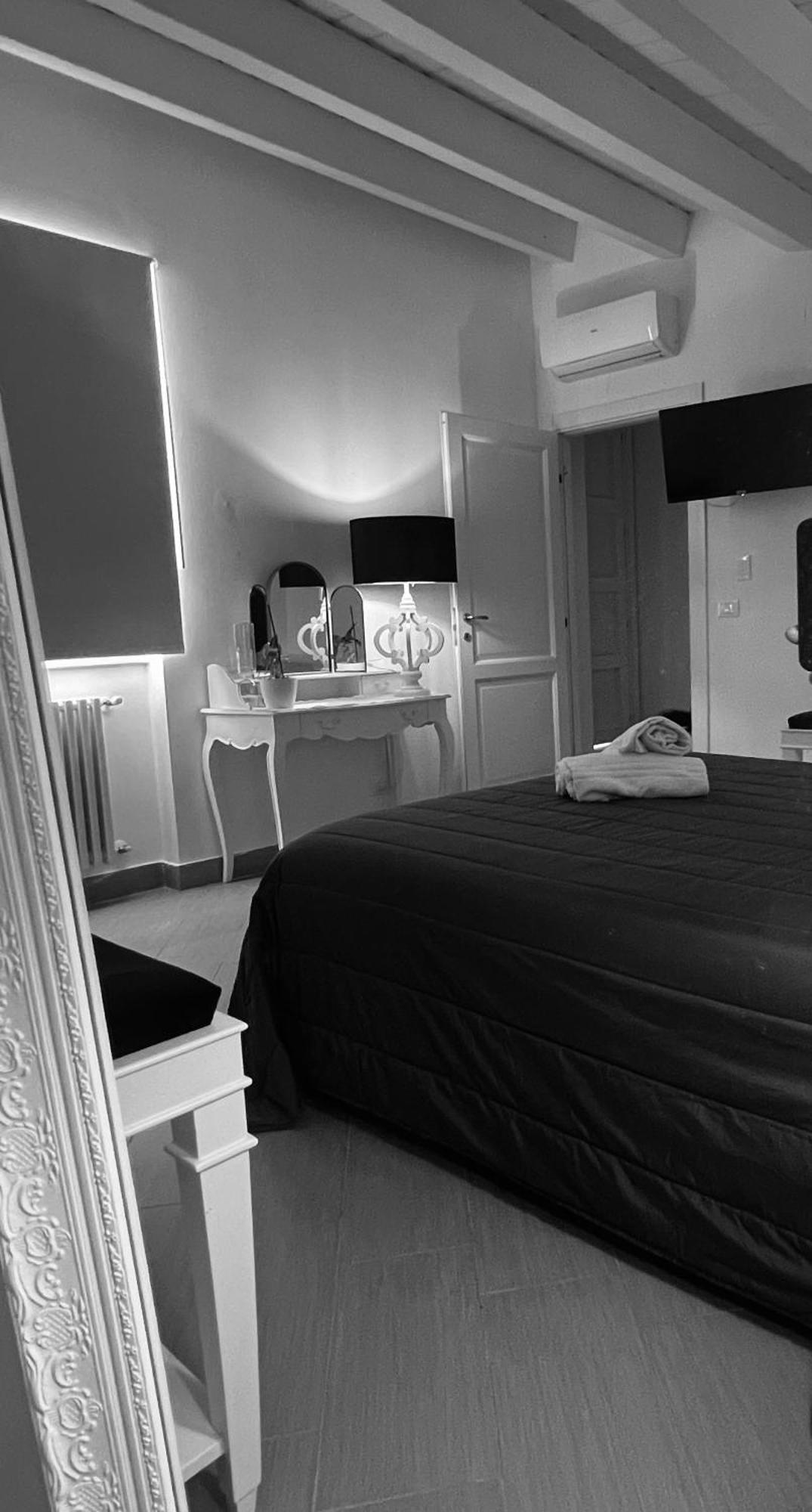 Isabella Suite Marina Di Villa Igiea ปาแลร์โม ภายนอก รูปภาพ